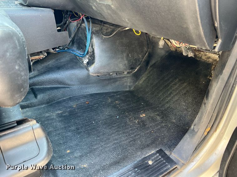 image for item NA9063 1999 Chevrolet C6500  pickup truck