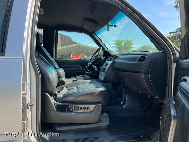 image for item NA9063 1999 Chevrolet C6500  pickup truck