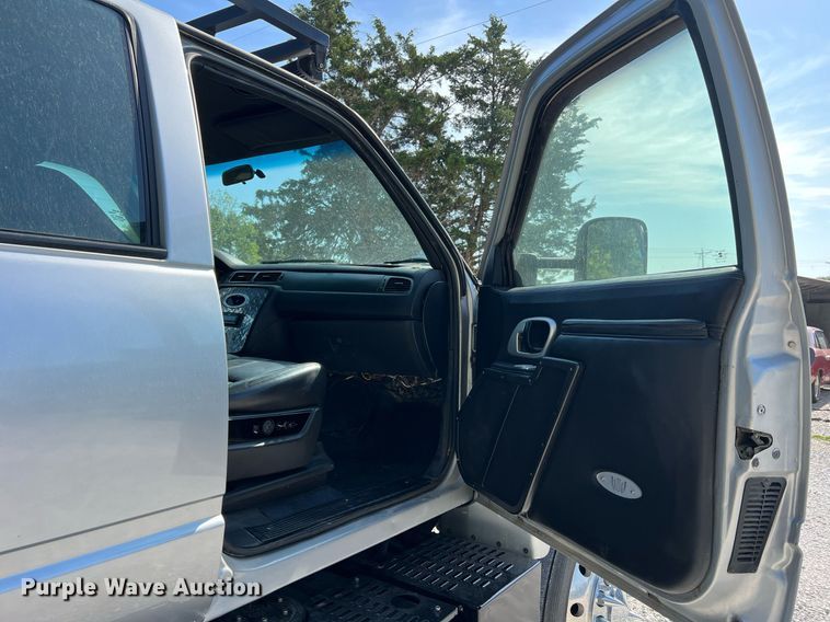 image for item NA9063 1999 Chevrolet C6500  pickup truck