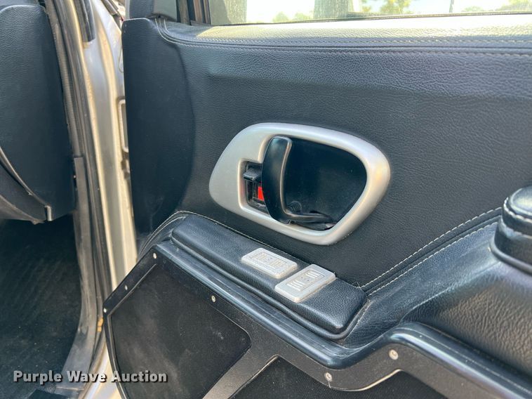 image for item NA9063 1999 Chevrolet C6500  pickup truck