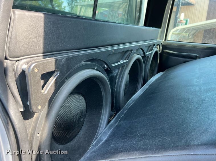 image for item NA9063 1999 Chevrolet C6500  pickup truck