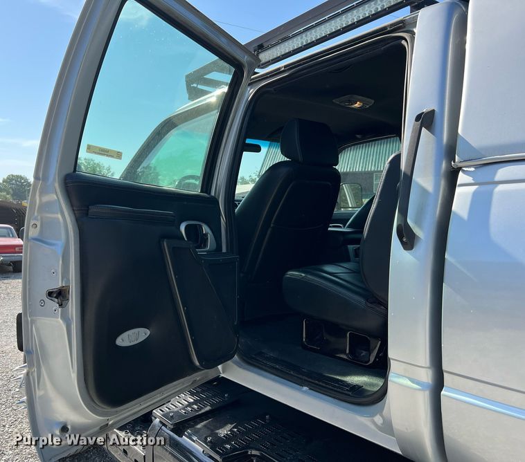 image for item NA9063 1999 Chevrolet C6500  pickup truck