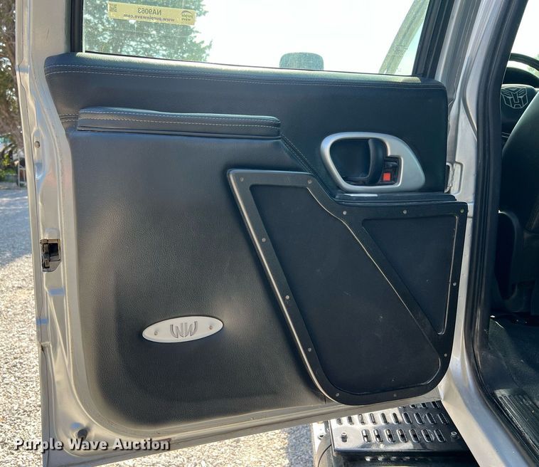 image for item NA9063 1999 Chevrolet C6500  pickup truck