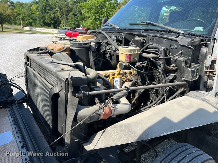 image for item NA9063 1999 Chevrolet C6500  pickup truck