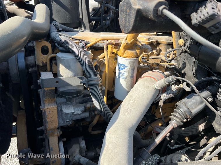 image for item NA9063 1999 Chevrolet C6500  pickup truck