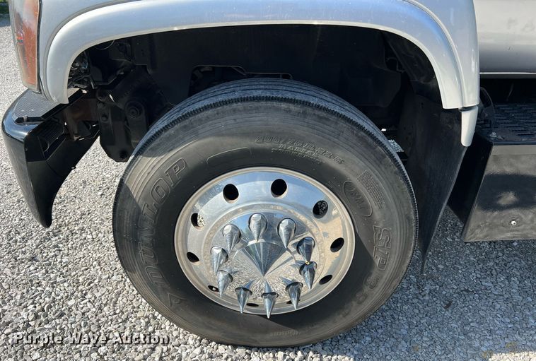 image for item NA9063 1999 Chevrolet C6500  pickup truck