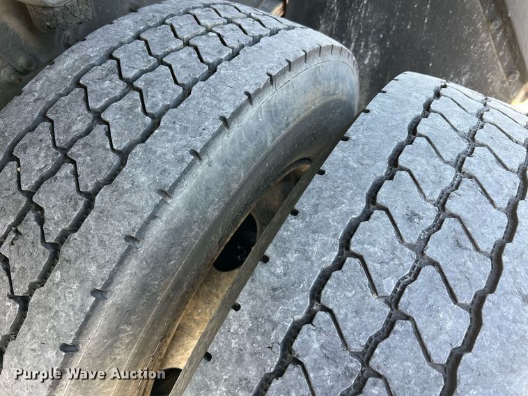 image for item NA9063 1999 Chevrolet C6500  pickup truck