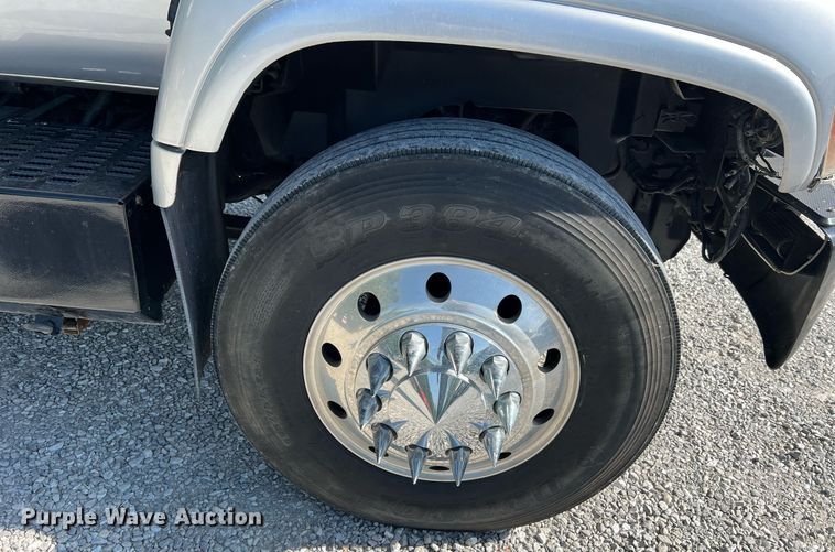 image for item NA9063 1999 Chevrolet C6500  pickup truck