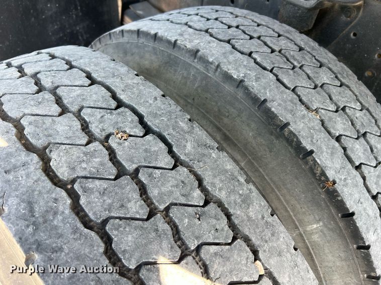 image for item NA9063 1999 Chevrolet C6500  pickup truck