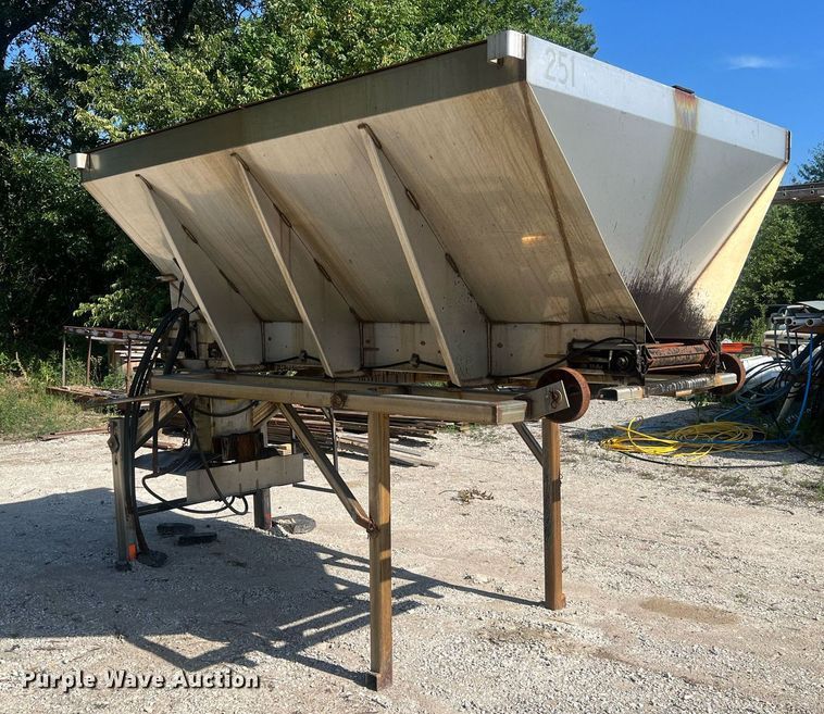 image for item NA9064 Salt spreader