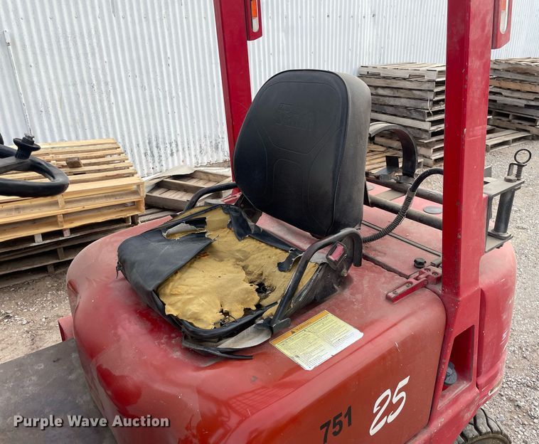 image for item NH9748 Tailift FG25P-GML  forklift