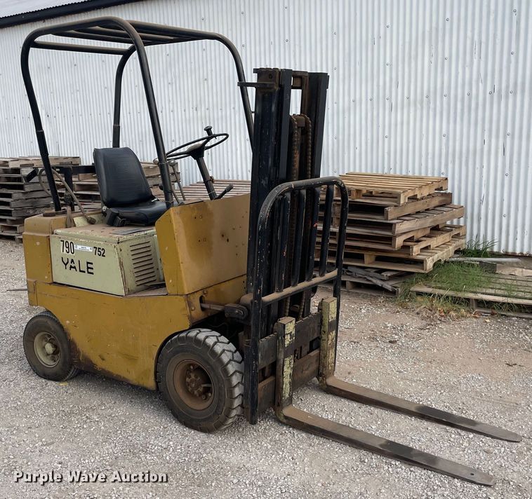 image for item NH9749 Yale G82P-025-HFS  forklift