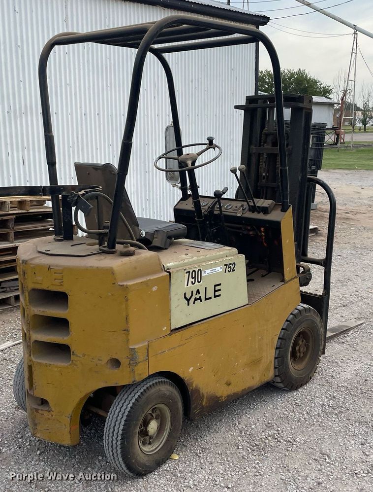 image for item NH9749 Yale G82P-025-HFS  forklift