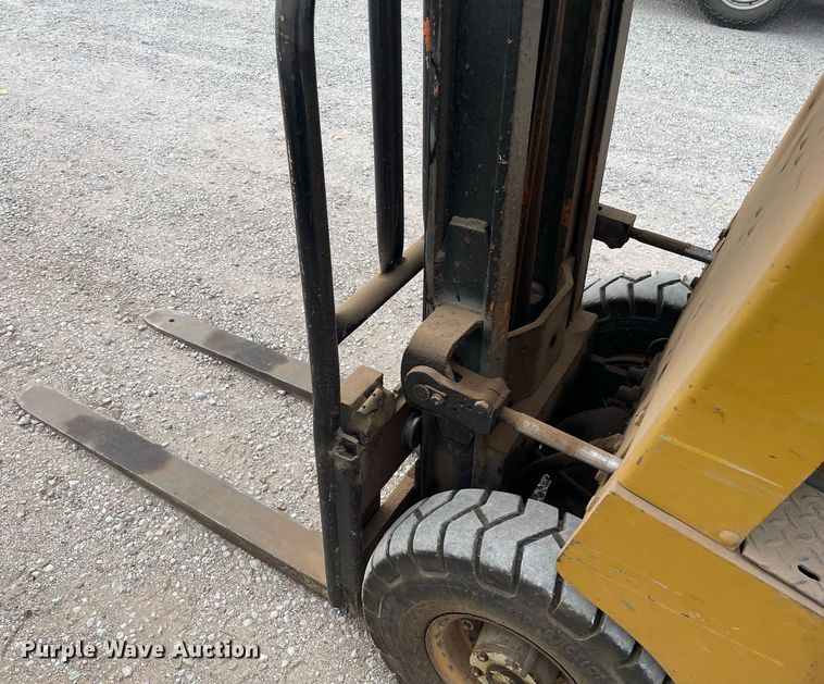 image for item NH9749 Yale G82P-025-HFS  forklift