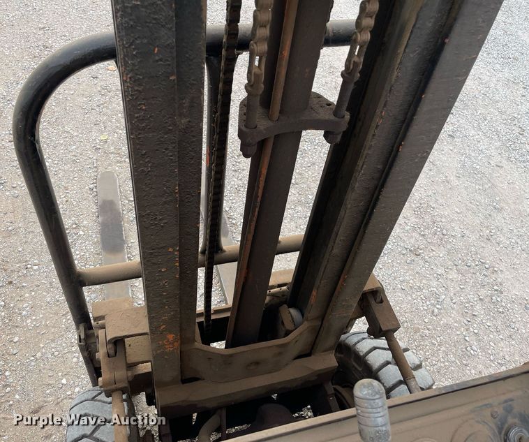 image for item NH9749 Yale G82P-025-HFS  forklift