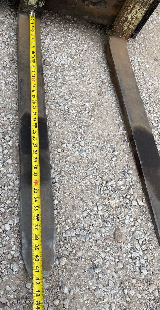 image for item NH9749 Yale G82P-025-HFS  forklift