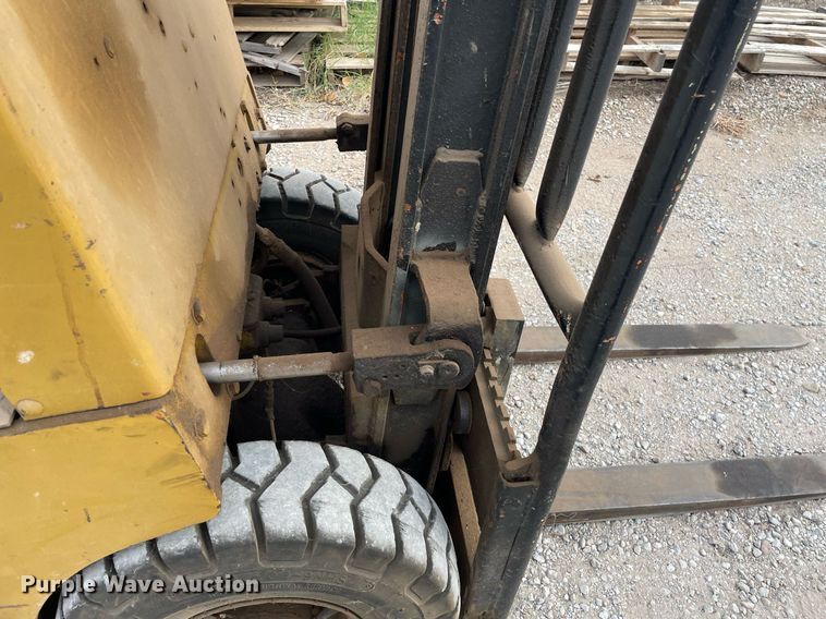 image for item NH9749 Yale G82P-025-HFS  forklift