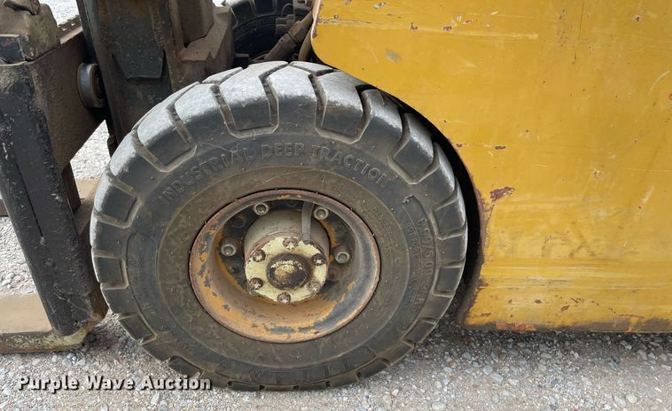 image for item NH9749 Yale G82P-025-HFS  forklift