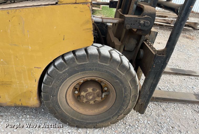 image for item NH9749 Yale G82P-025-HFS  forklift