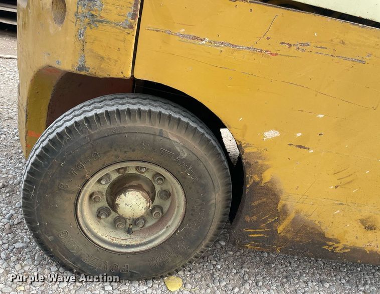 image for item NH9749 Yale G82P-025-HFS  forklift