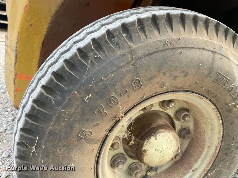 image for item NH9749 Yale G82P-025-HFS  forklift