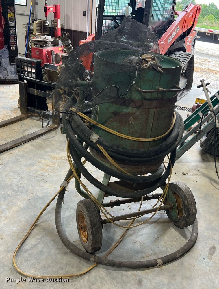 image for item NI9006 Clemco SCWB-2452  sandblaster