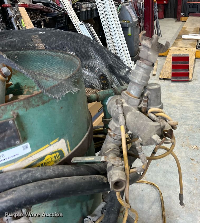 image for item NI9006 Clemco SCWB-2452  sandblaster