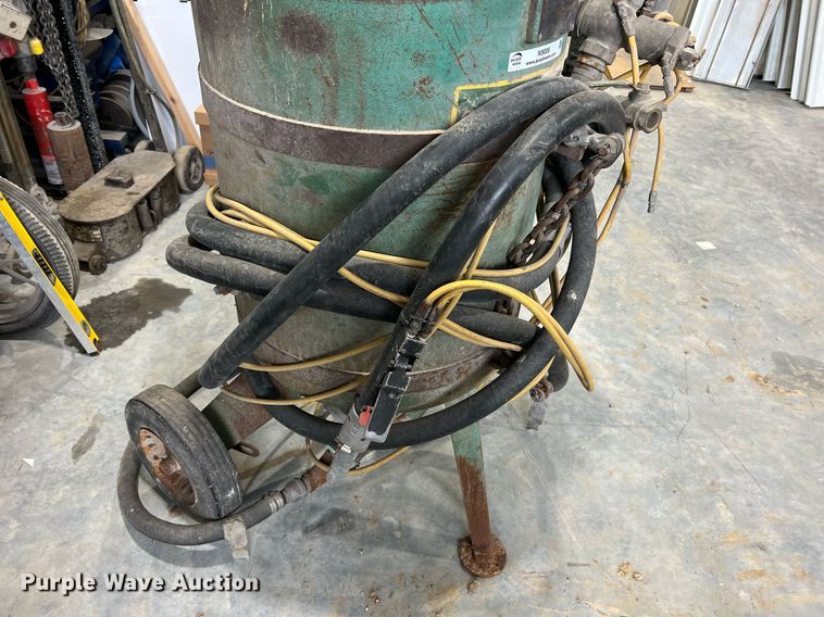 image for item NI9006 Clemco SCWB-2452  sandblaster