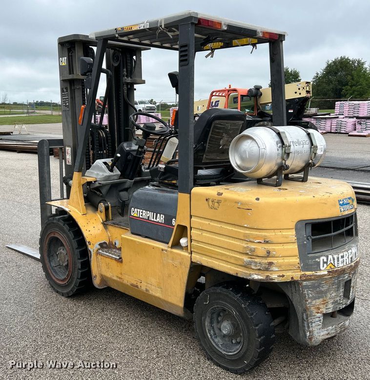 image for item NL9390 1998 Caterpillar GP30  forklift