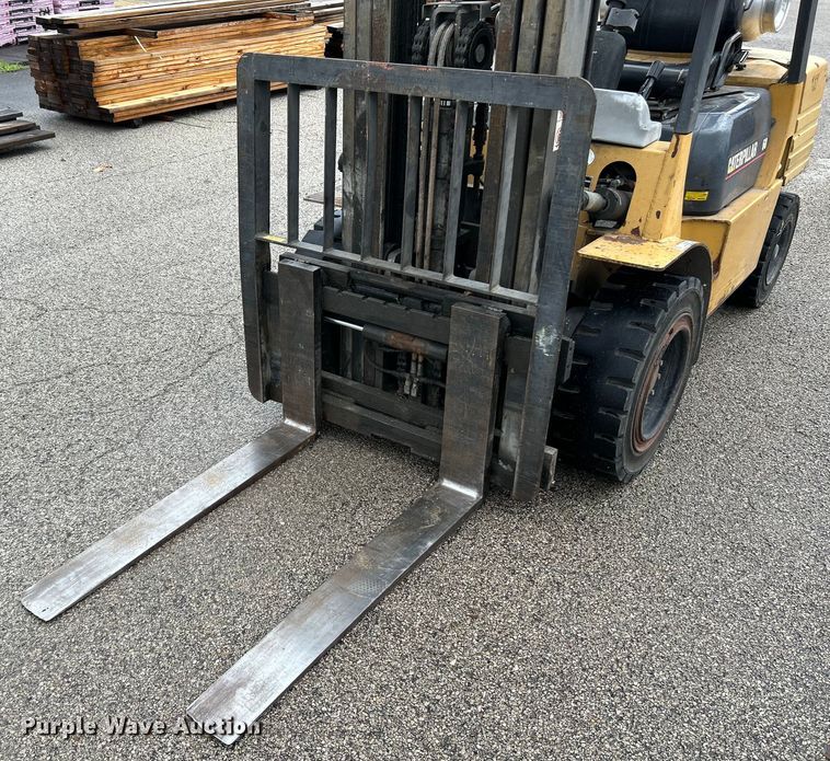 image for item NL9390 1998 Caterpillar GP30  forklift
