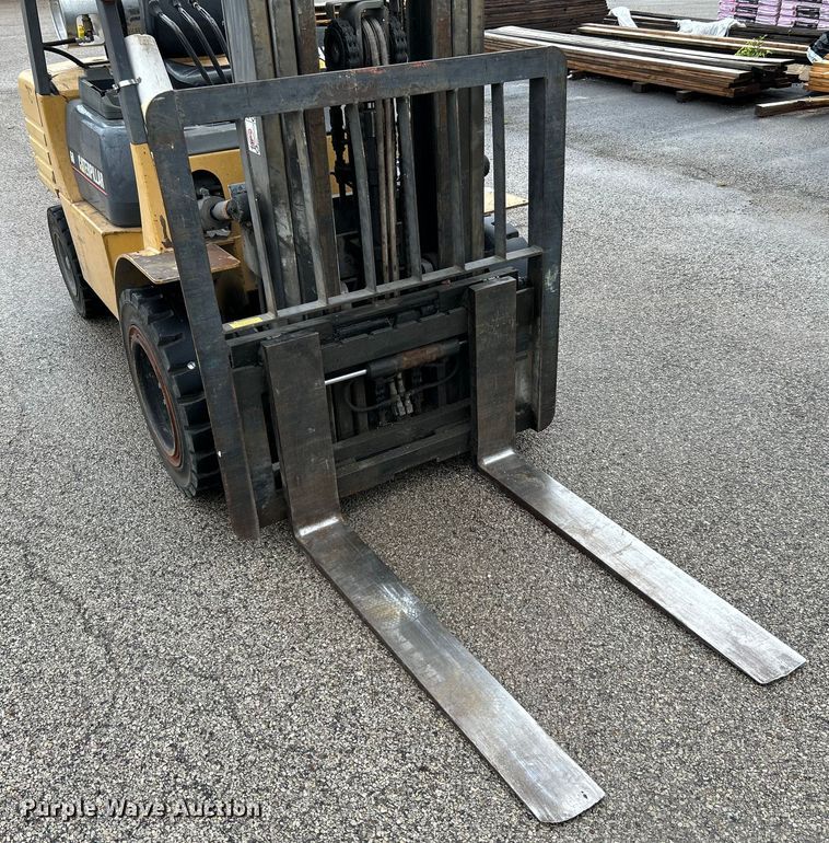 image for item NL9390 1998 Caterpillar GP30  forklift