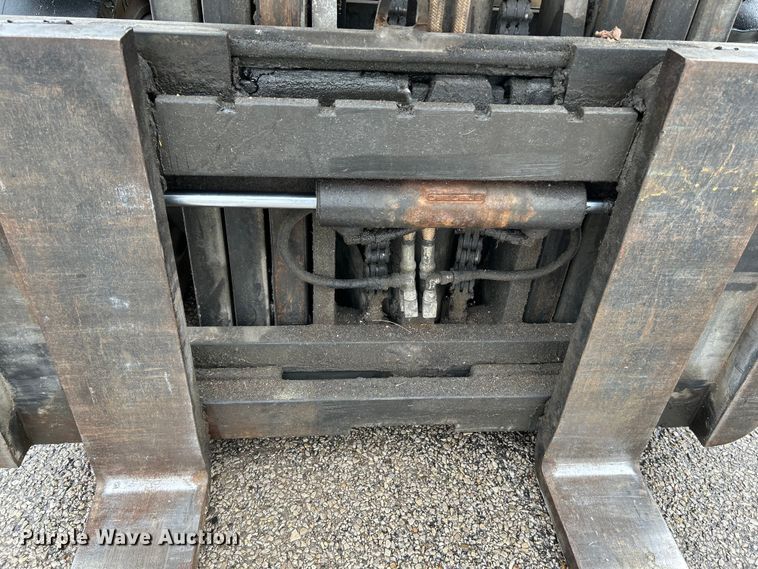 image for item NL9390 1998 Caterpillar GP30  forklift