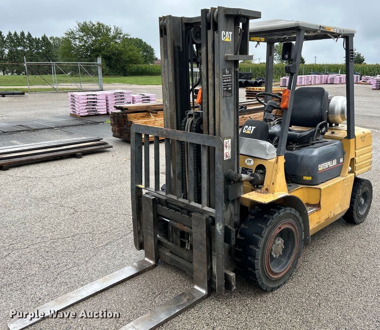 image for item NL9390 1998 Caterpillar GP30  forklift