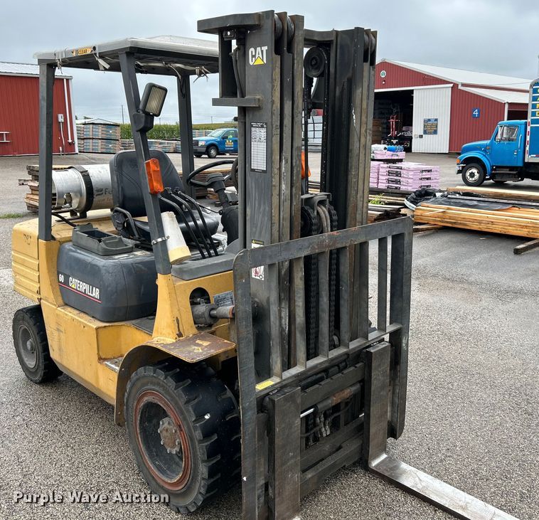 image for item NL9390 1998 Caterpillar GP30  forklift