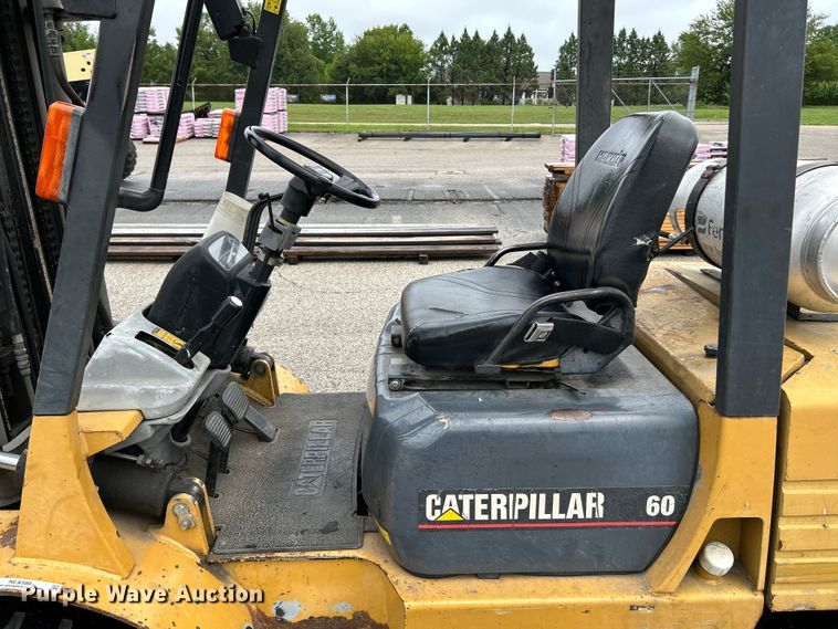 image for item NL9390 1998 Caterpillar GP30  forklift