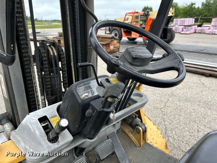 image for item NL9390 1998 Caterpillar GP30  forklift