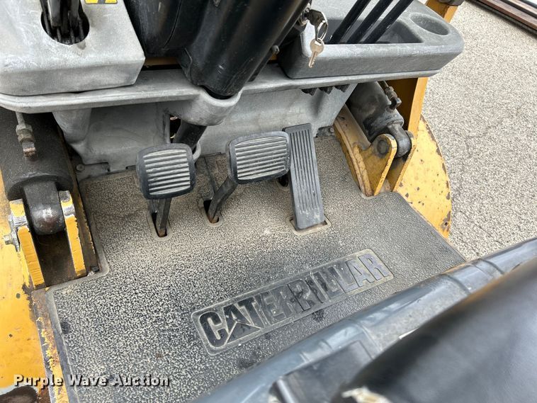 image for item NL9390 1998 Caterpillar GP30  forklift