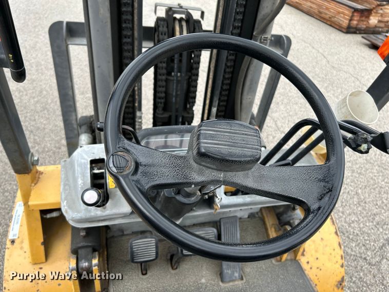 image for item NL9390 1998 Caterpillar GP30  forklift