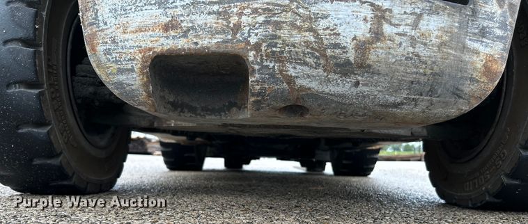 image for item NL9390 1998 Caterpillar GP30  forklift