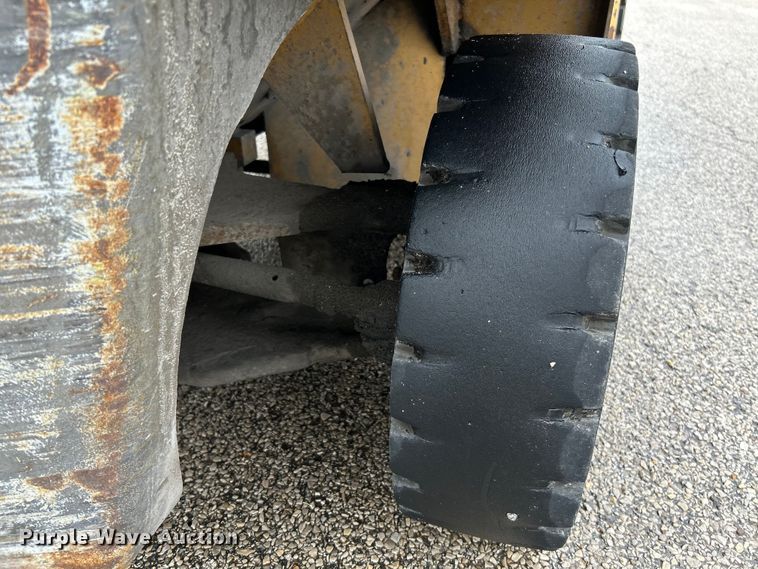 image for item NL9390 1998 Caterpillar GP30  forklift