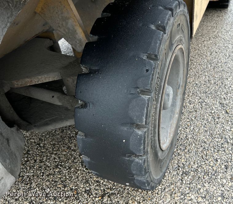 image for item NL9390 1998 Caterpillar GP30  forklift