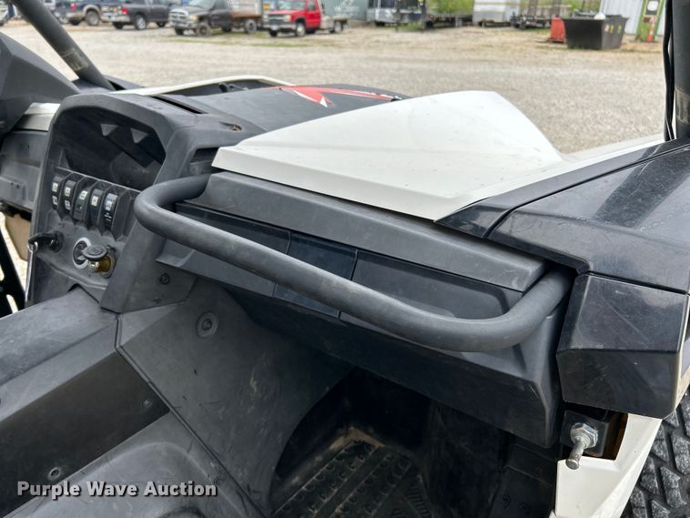 image for item NL9393 2014 Can-Am Maverick Max XRS  utility vehicle