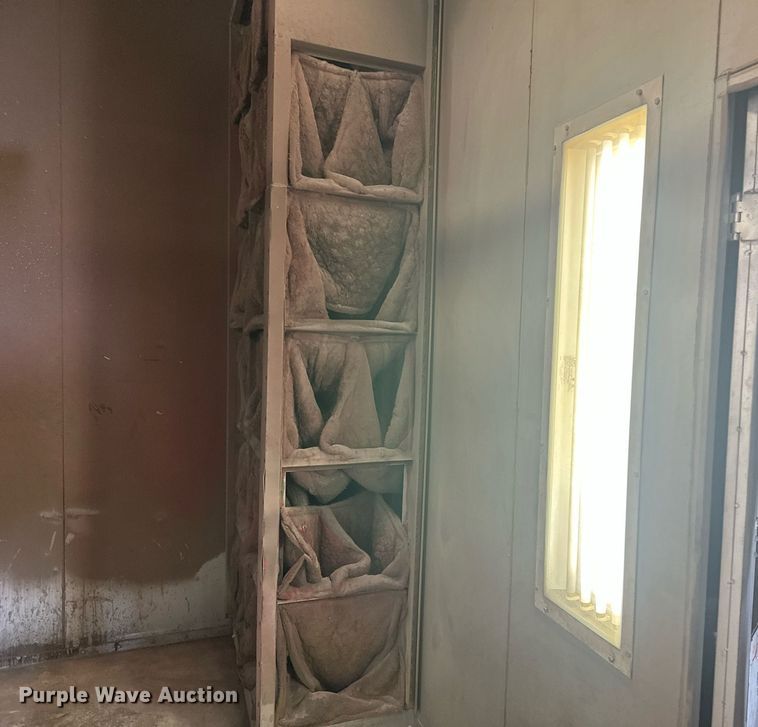 image for item NM9460 Paint booth