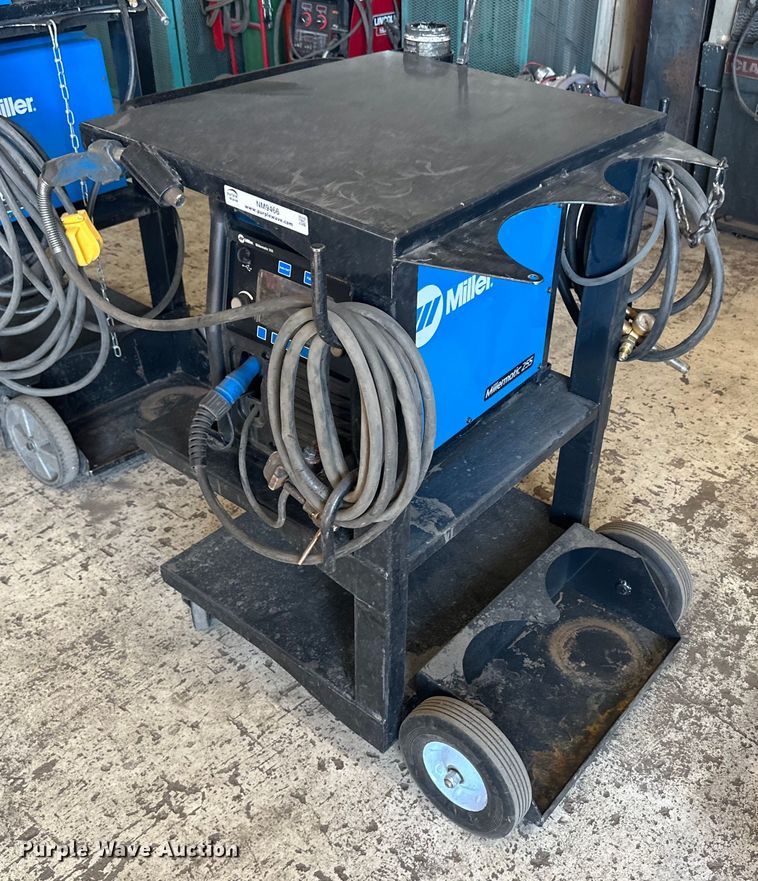 image for item NM9466 Miller Millermatic 255  welder