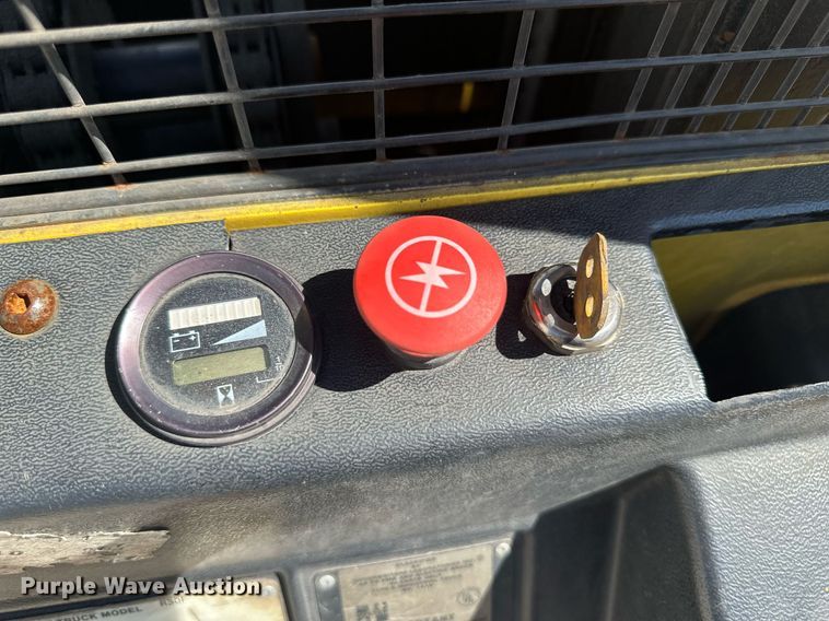 image for item NM9472 Hyster R30F  order picker