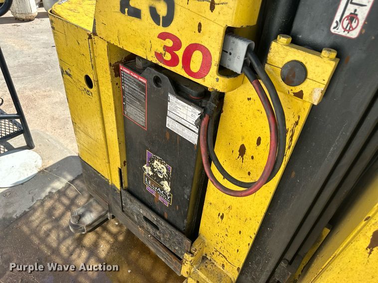 image for item NM9472 Hyster R30F  order picker