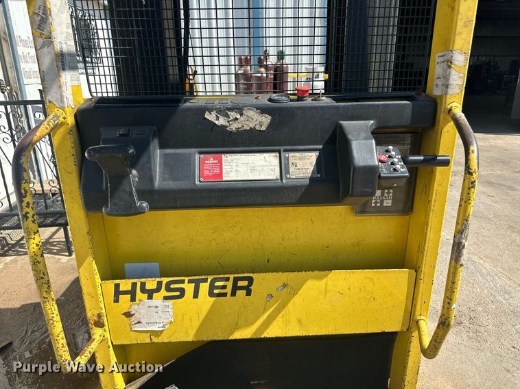 image for item NM9472 Hyster R30F  order picker