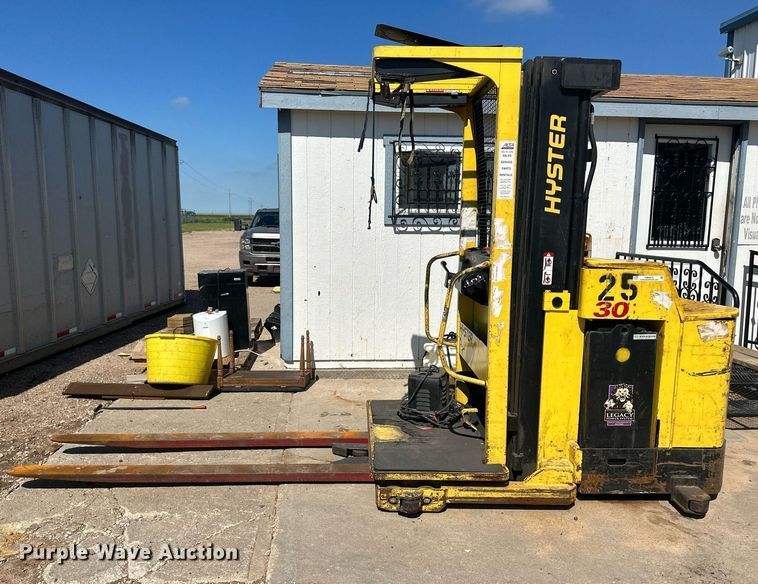 image for item NM9472 Hyster R30F  order picker