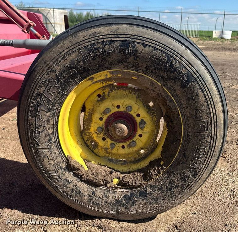 image for item NM9479 United Implements 3048  10'W box blade