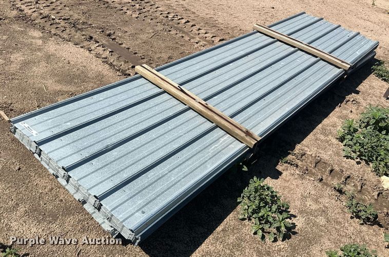 image for item NM9486 Approximately 280 sheets of metal siding/roofing